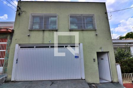 Casa à venda com 267m², 2 quartos e 2 vagasFachada 