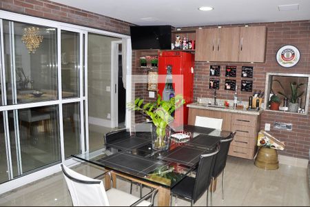 Apartamento à venda com 162m², 3 quartos e 3 vagas Apartamento à venda com 162m², 3 quartos e 3 vagasDetalhe - Varanda