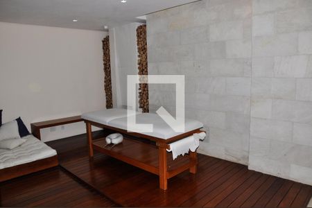 Apartamento à venda com 162m², 3 quartos e 3 vagas Apartamento à venda com 162m², 3 quartos e 3 vagasSPA/DESCANSO