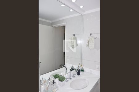 Apartamento à venda com 162m², 3 quartos e 3 vagas Apartamento à venda com 162m², 3 quartos e 3 vagasDetalhe - Suíte