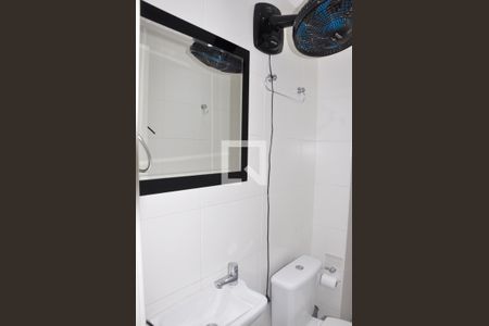 Apartamento à venda com 162m², 3 quartos e 3 vagas Apartamento à venda com 162m², 3 quartos e 3 vagasDetalhe - Banheiro da àrea de Serviço