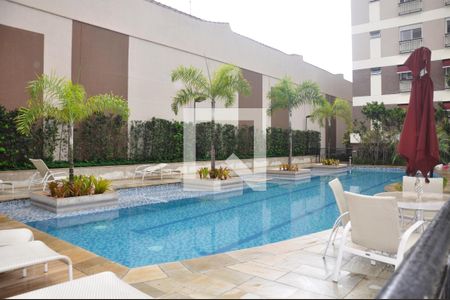 Apartamento à venda com 162m², 3 quartos e 3 vagas Apartamento à venda com 162m², 3 quartos e 3 vagasÁrea comum - Piscina