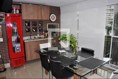 Apartamento à venda com 162m², 3 quartos e 3 vagas Apartamento à venda com 162m², 3 quartos e 3 vagasDetalhe - Varanda