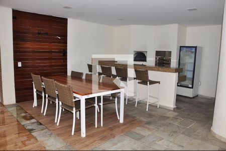 Apartamento à venda com 162m², 3 quartos e 3 vagas Apartamento à venda com 162m², 3 quartos e 3 vagasÁrea comum - Churrasqueira