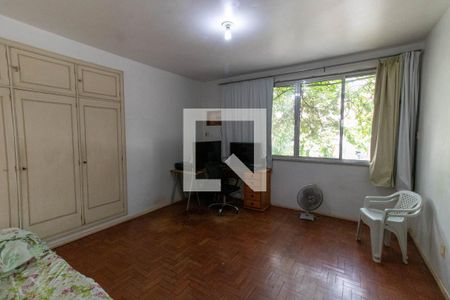 Casa à venda com 262m², 5 quartos e 4 vagasSuíte