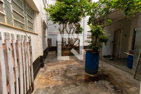 Casa à venda com 262m², 5 quartos e 4 vagasQuintal