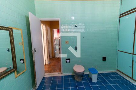 Casa à venda com 262m², 5 quartos e 4 vagasBanheiro Social 1