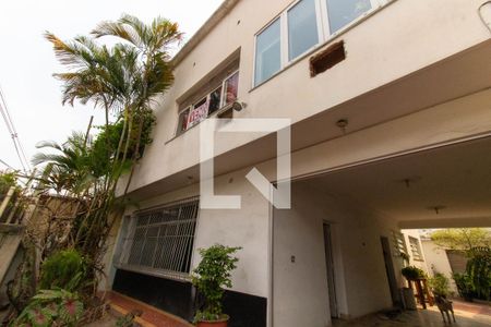 Casa à venda com 262m², 5 quartos e 4 vagasFachada