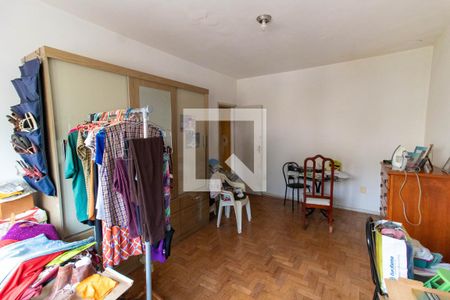 Casa à venda com 262m², 5 quartos e 4 vagasQuarto 2