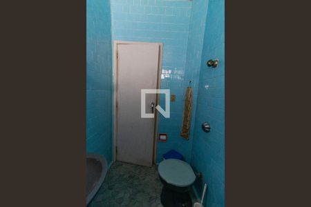 Casa à venda com 262m², 5 quartos e 4 vagasBanheiro da Suíte