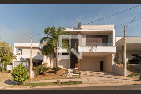 Casa de condomínio à venda com 460m², 4 quartos e 2 vagasFachada