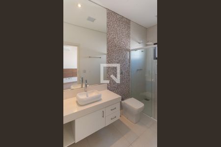 Casa de condomínio à venda com 460m², 4 quartos e 2 vagasBanheiro da Suíte 2