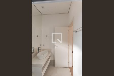 Casa de condomínio à venda com 460m², 4 quartos e 2 vagasBanheiro da Suíte 4