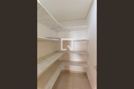 Casa de condomínio à venda com 460m², 4 quartos e 2 vagasDespensa