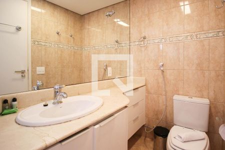 Apartamento à venda com 68m², 1 quarto e 1 vaga Apartamento à venda com 68m², 1 quarto e 1 vagaBanheiro da Suíte