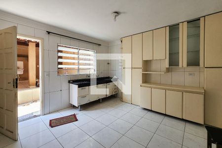 Casa para alugar com 216m², 3 quartos e 2 vagasCozinha