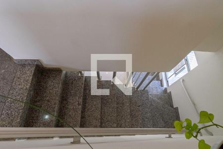 Apartamento à venda com 200m², 4 quartos e 3 vagasEscada