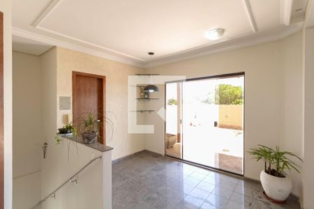 Apartamento à venda com 200m², 4 quartos e 3 vagasCobertura - Sala 2