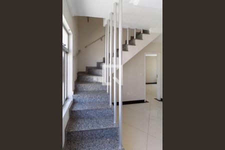 Apartamento à venda com 200m², 4 quartos e 3 vagasEscada