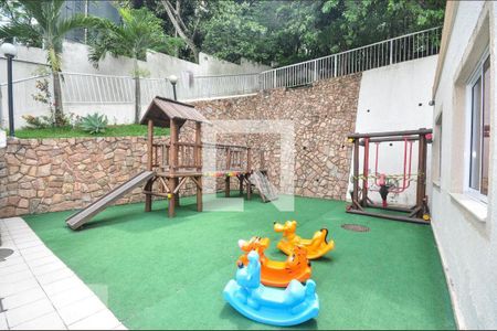 Apartamento à venda com 181m², 2 quartos e 1 vaga Apartamento à venda com 181m², 2 quartos e 1 vagaÁrea comum - Playground