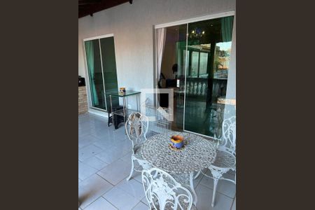 Casa à venda com 240m², 3 quartos e 4 vagasÁrea Externa