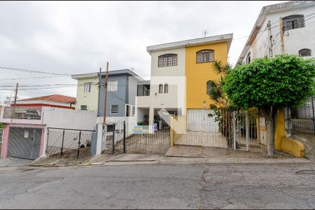 Casa para alugar com 100m², 3 quartos e 6 vagasFachada