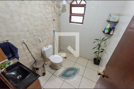Casa para alugar com 100m², 3 quartos e 6 vagasBanheiro