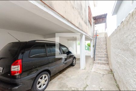 Casa para alugar com 100m², 3 quartos e 6 vagasEscada