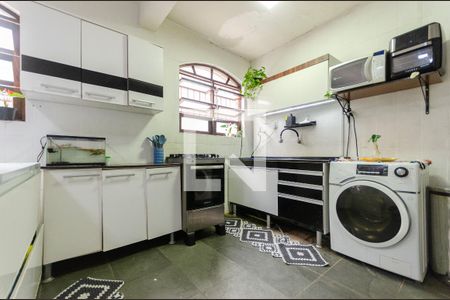 Casa para alugar com 100m², 3 quartos e 6 vagasCozinha
