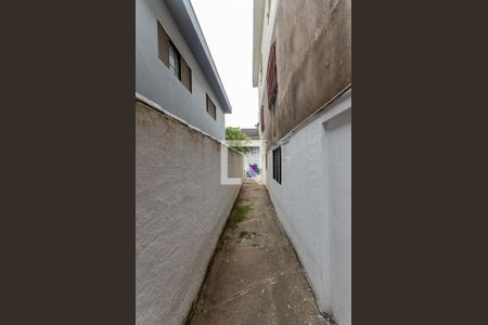 Casa para alugar com 100m², 3 quartos e 6 vagasCorredor externo