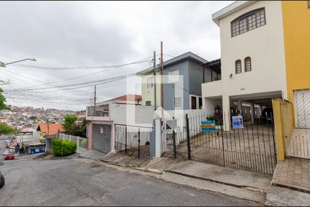 Casa para alugar com 100m², 3 quartos e 6 vagasFachada