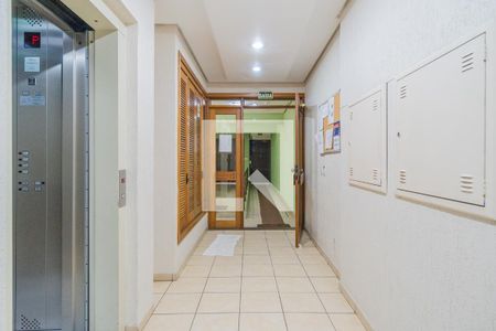 Apartamento para alugar com 95m², 2 quartos e 1 vaga Apartamento para alugar com 95m², 2 quartos e 1 vagaHall social