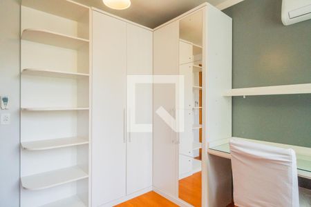 Quarto 1 de apartamento para alugar com 2 quartos, 95m² em Partenon, Porto Alegre