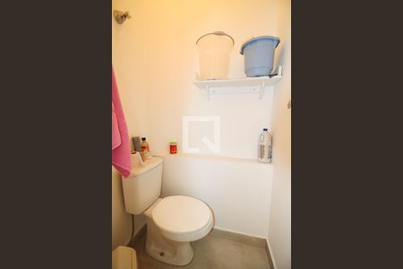 Apartamento à venda com 70m², 2 quartos e 1 vaga Apartamento à venda com 70m², 2 quartos e 1 vagaBanheiro de serviço