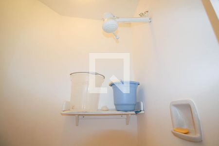 Apartamento à venda com 70m², 2 quartos e 1 vaga Apartamento à venda com 70m², 2 quartos e 1 vagaBanheiro de serviço