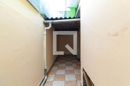 Casa para alugar com 65m², 2 quartos e 2 vagasCorredor