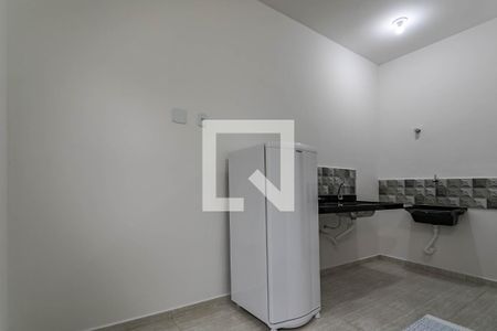 Cozinha de kitnet/studio para alugar com 1 quarto, 15m² em Jardim Universo, Mogi das Cruzes