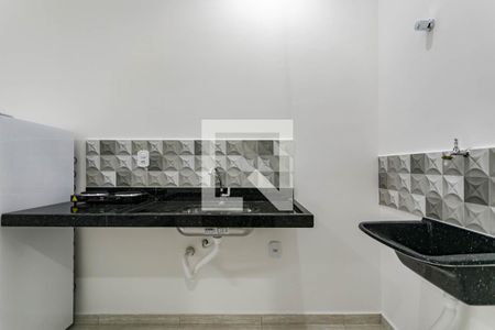 Cozinha de kitnet/studio para alugar com 1 quarto, 15m² em Jardim Universo, Mogi das Cruzes