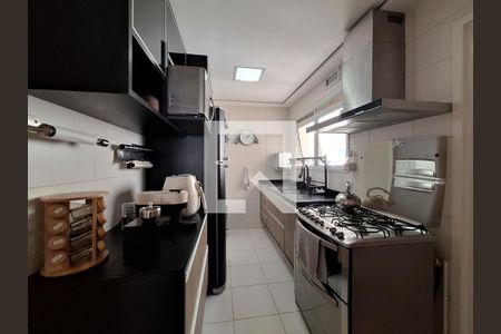 Apartamento à venda com 110m², 3 quartos e 2 vagas Apartamento à venda com 110m², 3 quartos e 2 vagasCozinha
