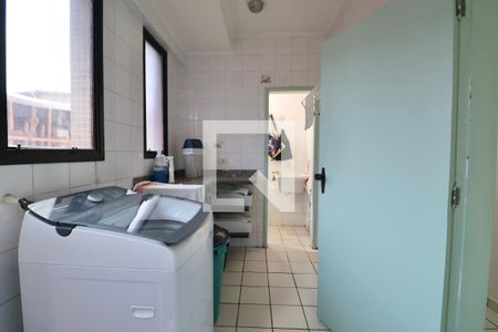 Apartamento para alugar com 142m², 3 quartos e 2 vagas Apartamento para alugar com 142m², 3 quartos e 2 vagasÁrea de Serviço