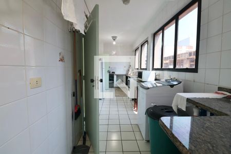 Apartamento para alugar com 142m², 3 quartos e 2 vagas Apartamento para alugar com 142m², 3 quartos e 2 vagasCozinha