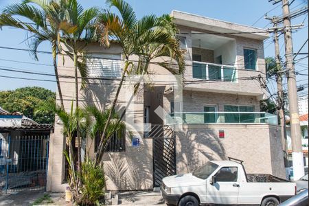 Casa para alugar com 100m², 2 quartos e sem vaga Casa para alugar com 100m², 2 quartos e sem vagaFachada