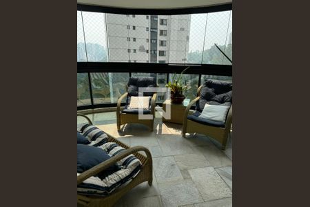 Apartamento à venda com 288m², 4 quartos e 3 vagas Apartamento à venda com 288m², 4 quartos e 3 vagasvaranda