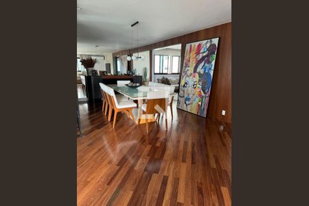 Apartamento à venda com 288m², 4 quartos e 3 vagas Apartamento à venda com 288m², 4 quartos e 3 vagasSala de Jantar