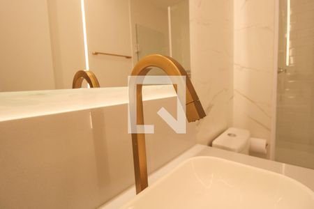 Banheiro de kitnet/studio para alugar com 1 quarto, 40m² em Cambuí, Campinas