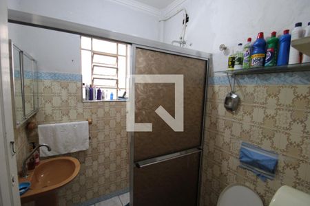 Casa à venda com 145m², 2 quartos e 2 vagasBanheiro 1