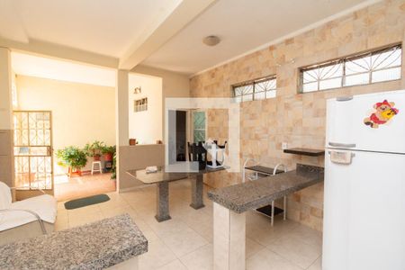 Casa à venda com 400m², 4 quartos e 4 vagasCozinha e Área de Convivência