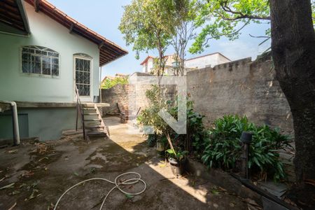 Casa à venda com 400m², 4 quartos e 4 vagasQuintal