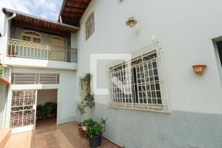 Casa à venda com 400m², 4 quartos e 4 vagasAcesso Lateral