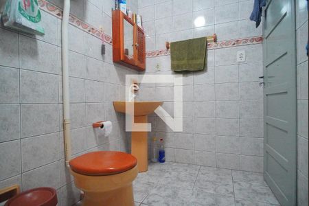 Casa à venda com 270m², 4 quartos e 4 vagas Casa à venda com 270m², 4 quartos e 4 vagasBanheiro 2